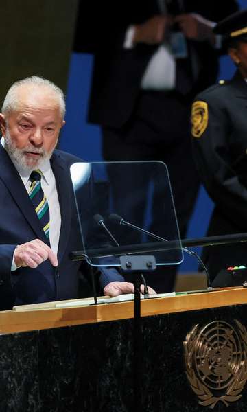 Vezes em que Lula usou a "gravata da sorte"; relembre