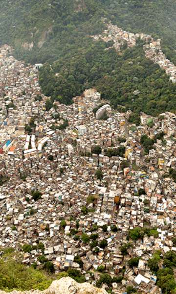 Maior favela do Brasil fica no DF e desbancou a Rocinha