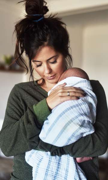 5 simple tricks to make breastfeeding easier