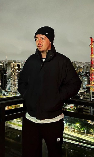 5 artistas que come&ccedil;aram cantando na rua ou no transporte p&uacute;blico