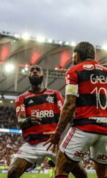 Flamengo acelera e abre conversas por mais renovações no elenco