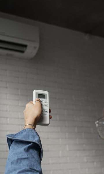 Além de "Cool", conheça outros botões no controle do ar-condicionado