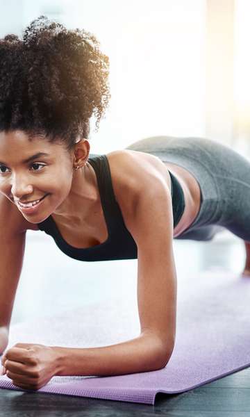 4 exercícios para fazer em casa e aumentar a massa muscular