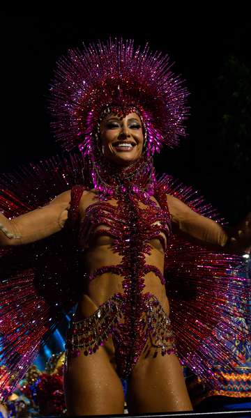Qual sua rainha de bateria preferida do 2º dia de desfiles na Sapucaí?