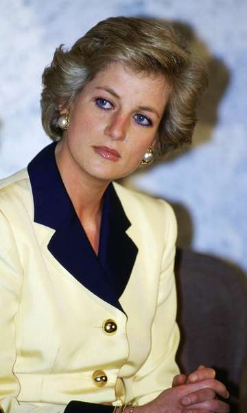 Itens da princesa Diana são leiloados por mais de R$ 30 milhões; veja
