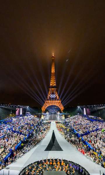 Abertura dos Jogos de Paris teve temporal, barcos e Céline de volta aos palcos; veja