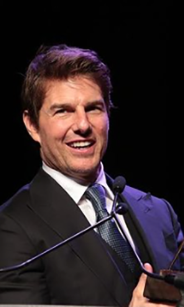 Astro consagrado, Tom Cruise detona filme do começo da carreira