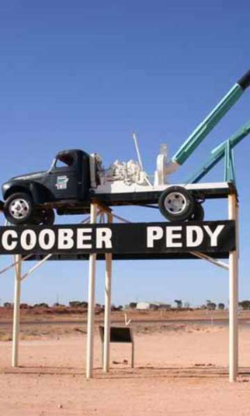 Against the heat: Australian city of everything, even underground motels
