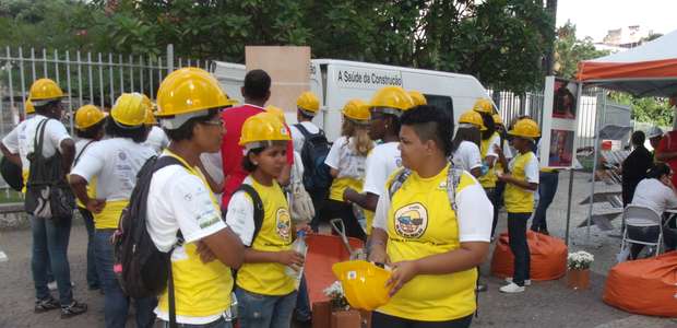 vc repórter: ação no Rio ensina mulheres a trabalhar na ...