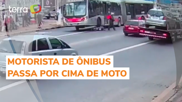 Caminhão quebra e trava perímetro urbano da BR 277 em Cascavel