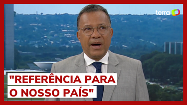 Repórter da GloboNews se emociona ao vivo ao noticiar morte de