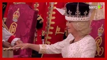 Camilla é oficialmente coroada rainha e deixa de ser 'rainha consorte'