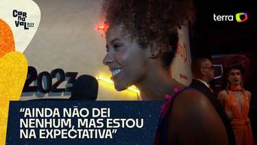 Eu não merecia um amor que me desrespeitasse', diz Flávia Queiroz