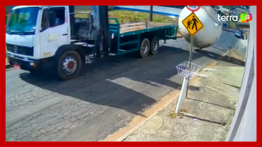 Vídeos de caminhão para crianças - O caminhão moto - cidade do