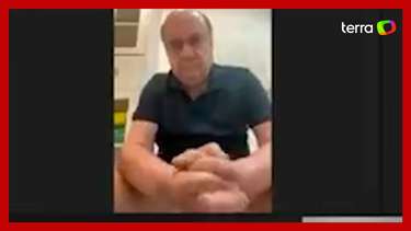 Vereador é flagrado sentado no vaso sanitário durante sessão da ...