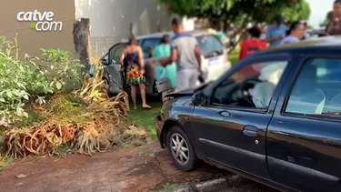 Batida entre carros no bairro Floresta deixa mulheres feridas