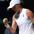 Swiatek arrasa Anisimova, conquista Wimbledon e encerra jejum de títulos