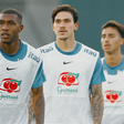 Seleção no outro lado do mundo é desconexão entre time e torcida