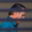 Bolsonaro pede autorização para se consultar com esposa de Flávio, que é dentista