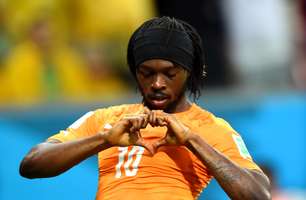 Gervinho celebra 1º gol em Copas e agradece à torcida do PE