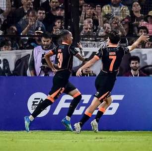 Na estreia de Diniz, Corinthians vence Platense e começa bem a Libertadores