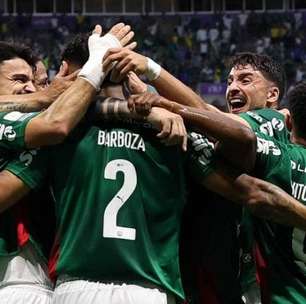 Palmeiras dá show, goleia o Corinthians e aumenta crise do rival