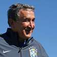 Carlos Alberto Parreira passa por traqueostomia e estado de saúde é grave