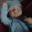 Ela comprou bebê Reborn para ajudar a superar a perda do filho