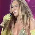 Saia de Jennifer Lopez cai durante show na Polônia