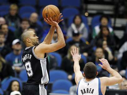 Spurs ganó a domicilio 94-104 a Timberwolves de Minnesota. Foto: AP