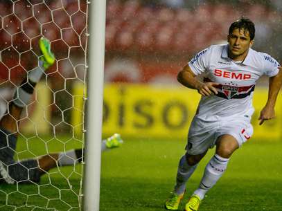 Jornal: Aloísio pode trocar São Paulo pelo futebol chinês