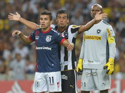 Botafogo segurou pressão do San Lorenzo no segundo tempo Foto: Daniel Ramalho / Terra