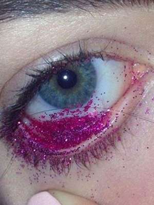 Imagens de objetos nos olhos fazem sucesso no Instagram