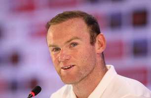 Rooney afasta pressão e quer curtir Copa: "não sou o CR7"