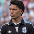 Lisandro Martínez: quem é o zagueiro da Argentina que já criticou Milei e outros