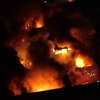 Incêndio de grandes proporções atinge galpão comercial no centro de SP; veja