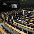 Deputados são contra o fim da jornada 6x1 e concordam em elevar faixa de isenção do IR