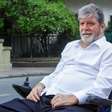 Autor de 'Ainda estou aqui' sofre acidente durante voo e quebra a perna