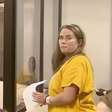 Mulher é presa por dar soco em criança após ser chamada de "gorda" e "Miss Piggy"