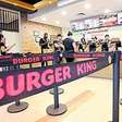 Burger King é condenado após mandar funcionária emagrecer para 'caber' em uniforme