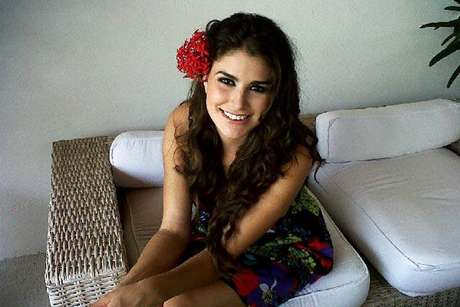 Twitter Nuestra Belleza México Karina González mide 1.76 cm y tiene 20 años. Esta bella representante nacida en el estado de Aguascalientes en 1991, fue la triunfadora indiscutible del certamen "Nuestra Belleza México" a través del cual logró coronarse como la mujer más bella de su país y representarlo en el certamen universal de la belleza. Tiene unos llamativos ojos color café y un espectacular cabello castaño con el que se roba todas las miradas. Aquí sus mejores fotos.
