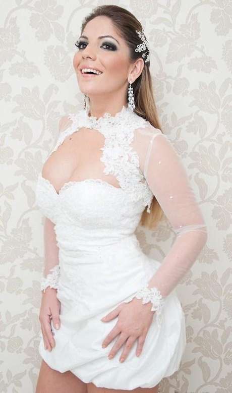 vestido curto ousado