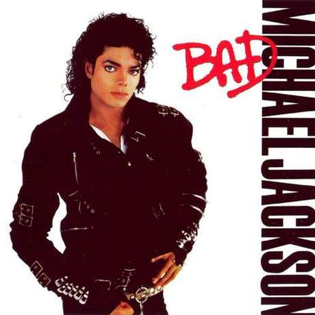 Epic "Bad" (1987): Más de 30 millones de copias vendidas y 5 números uno en las listas de EE.UU. Nada más al publicarse, fue disco de oro en Norteamérica en concepto de ventas anticipadas. Michael Jackson deseaba batir un nuevo récord con este disco: publicar en formato single las once canciones que formaban el álbum. Casi lo consiguió, ya que fueron 10 los sencillos publicados, tanto en single, como en single promo. A la vez fue el primer y único artista en lograr cinco números 1 consecutivos en el Top 40 americano. "Bad 25" se llama la reedición de uno de los discos más existosos de Michael Jackson que se relanzará en septiembre próximo, con un pack especial aniversario.