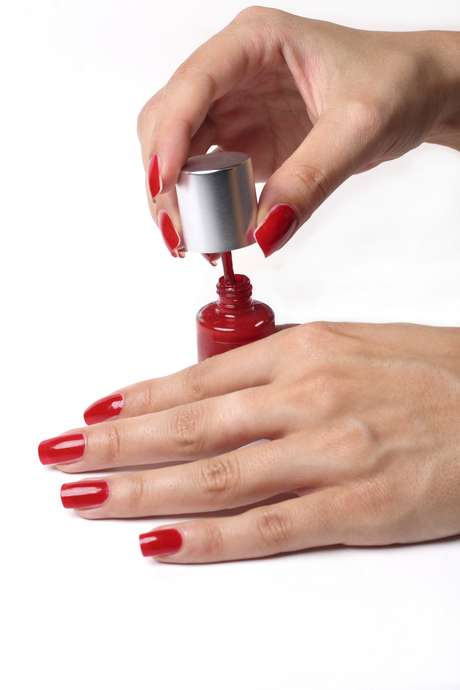 Uma pesquisa divulgada pela marca de esmaltes Impala concluiu ainda que 55% dos homens acham tons de vermelho sexy Uma pesquisa divulgada pela marca de esmaltes Impala concluiu ainda que 55% dos homens acham tons de vermelho sexy