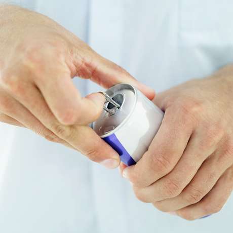 Em excesso energéticos podem causar insônia, , aceleração ou irregularidade dos batimentos cardíacos, irritabilidade e agitação Em excesso energéticos podem causar insônia, , aceleração ou irregularidade dos batimentos cardíacos, irritabilidade e agitação