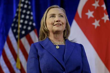 AP Clinton spent her first day as Secretary of State on the phone, speaking with world leaders to strengthen international relations. But the Arab Spring, the head of Bin Laden, the secrets unveiled by WikiLeaks and civil war in Libya have fallen on her like a "cold shower". In October, the former First Lady reached the legal retirement age in the United States, 65. Maybe she has some new wrinkles, but she's accomplished her duties. Although a little rest is coming soon. Clinton announced that she is stepping down after Obama starts his second term.