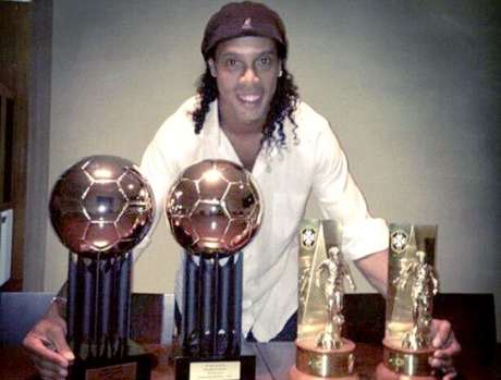 Quais títulos Ronaldinho ganhou no Atlético Mineiro?