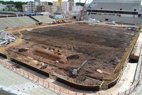 Obras em Curitiba têm problemas de cronograma e correm risco de não ficarem prontas a tempo <p>Obras em Curitiba têm problemas de cronograma e correm risco de não ficarem prontas a tempo</p>