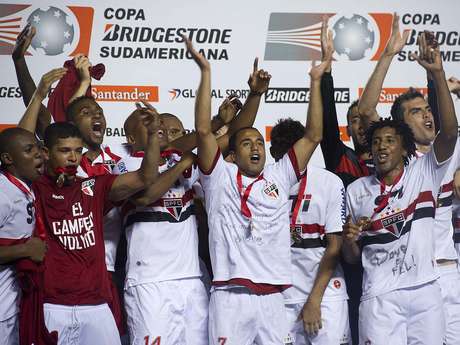 São Paulo vai disputar a Copa Suruga porque foi campeão da Copa Sul-Americana <p>São Paulo vai disputar a Copa Suruga porque foi campeão da Copa Sul-Americana</p>
