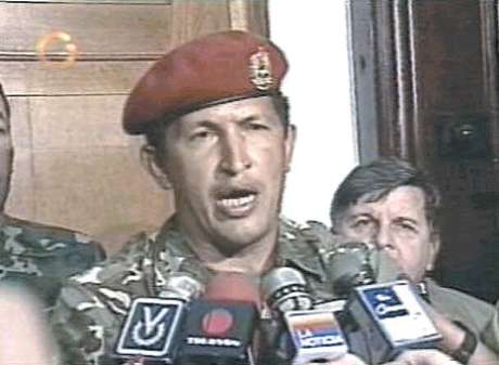 reproducción Hugo Chávez es uno de los presidentes más conocidos en el mundo. Algunos lo conocen porque son sus simpatizantes otros porque son sus más grandes enemigos. Pero, independientemente del motivo por el que es recordado, hay espisodios de su vida política que no se olvidarán. En 1992, Chávez, junto con otros militares, intentó un golpe de Estado contra el entonces presidente, Carlos Andrés Pérez, el cual fracasó y por el cual fue encarcelado durante dos años, hasta ser indultado más tarde por el entonces presidente Rafael Caldera.